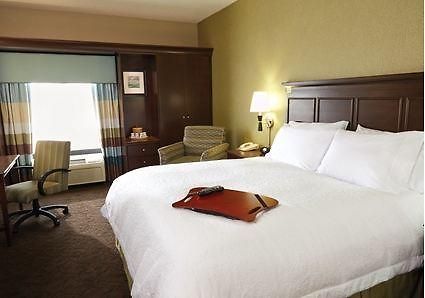 Hampton Inn Бартау Экстерьер фото