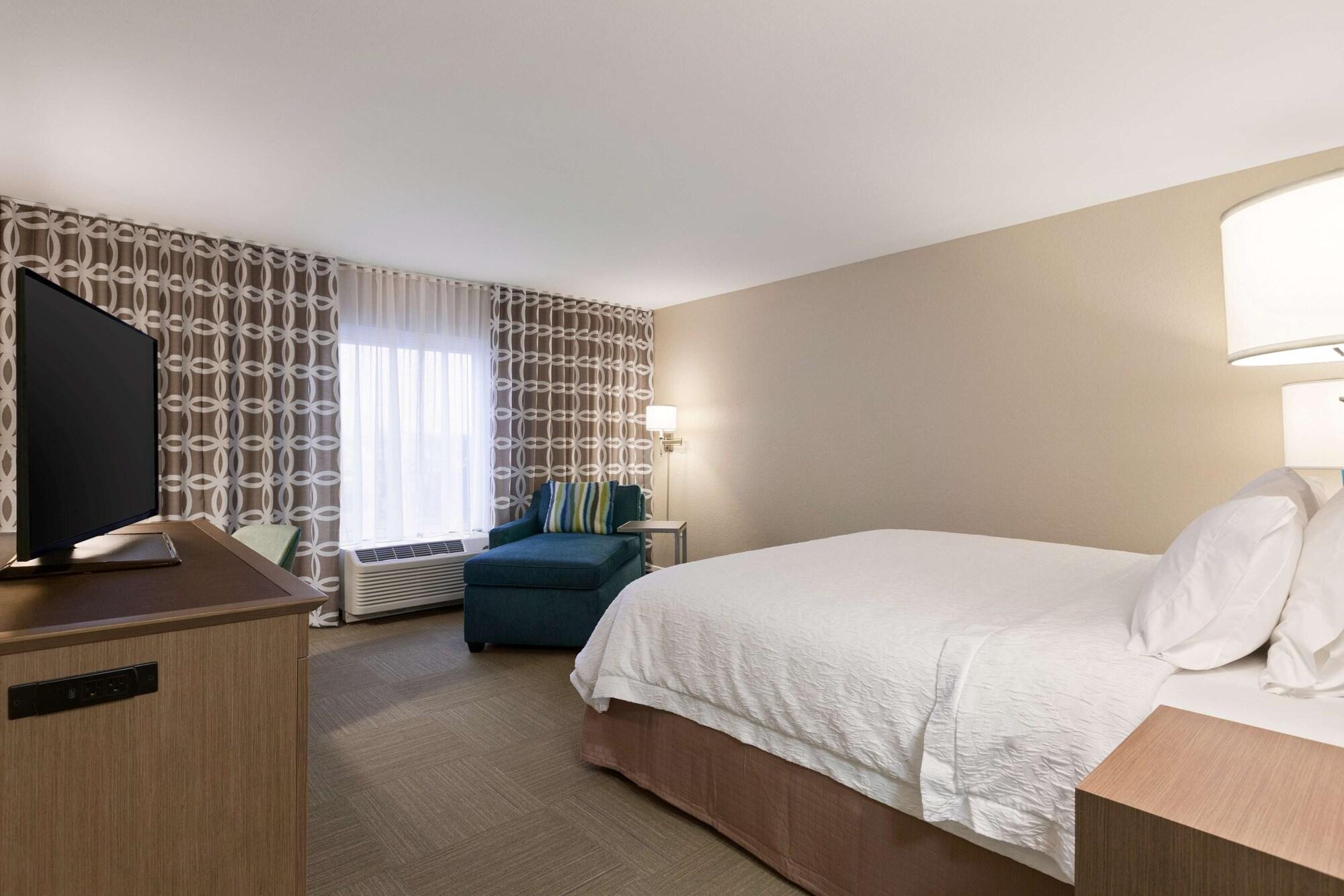 Hampton Inn Бартау Экстерьер фото