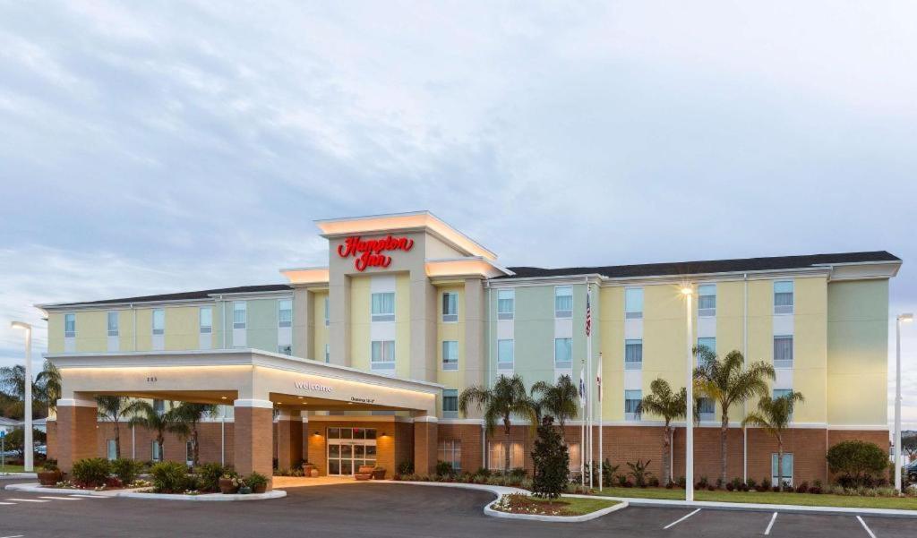 Hampton Inn Бартау Экстерьер фото