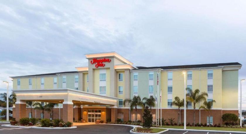 Hampton Inn Бартау Экстерьер фото