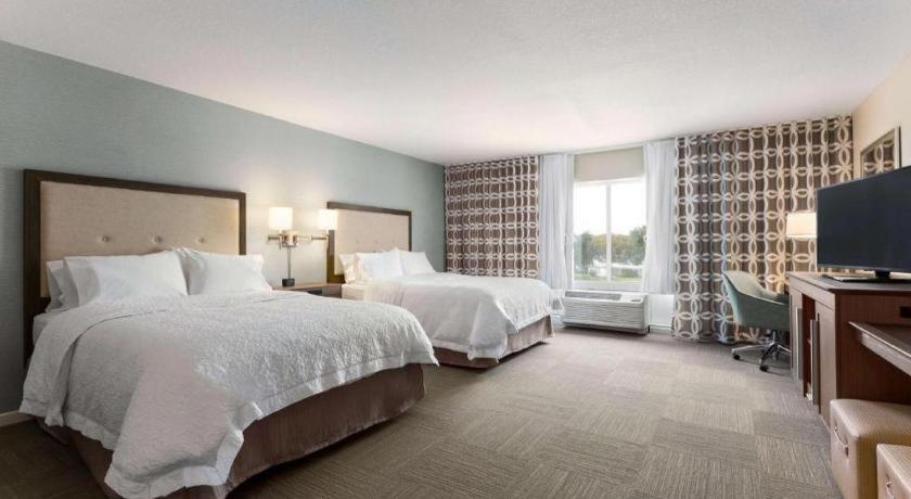 Hampton Inn Бартау Экстерьер фото