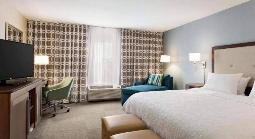 Hampton Inn Бартау Экстерьер фото