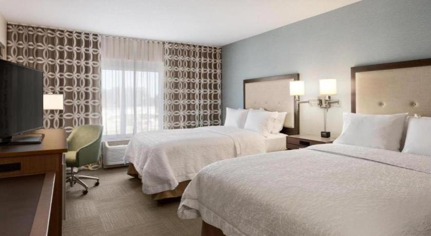 Hampton Inn Бартау Экстерьер фото